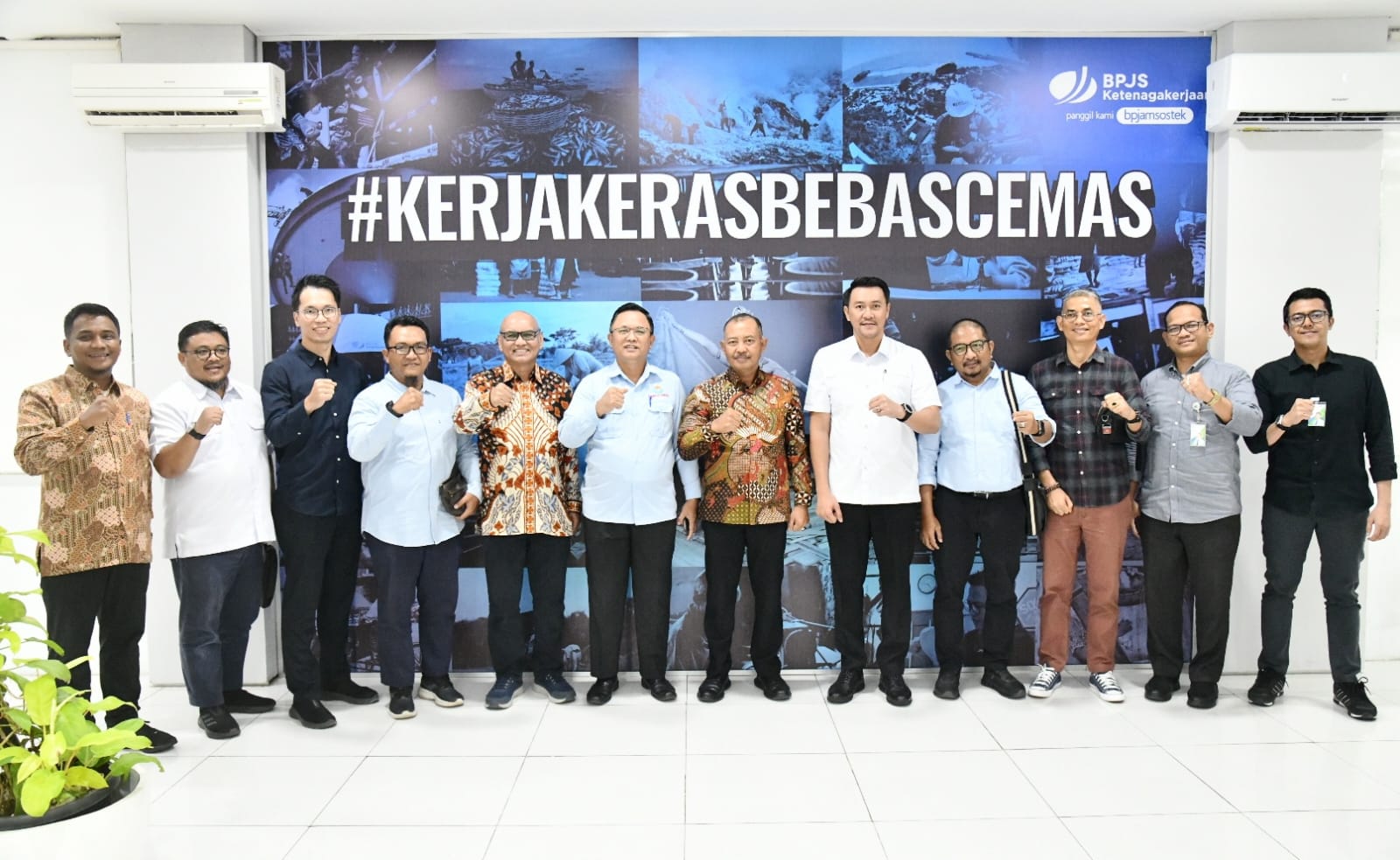 Sekdaprov Adi Prihantara Buka Sosialisasi Paritrana Award 2025 Tingkat Provinsi Kepri