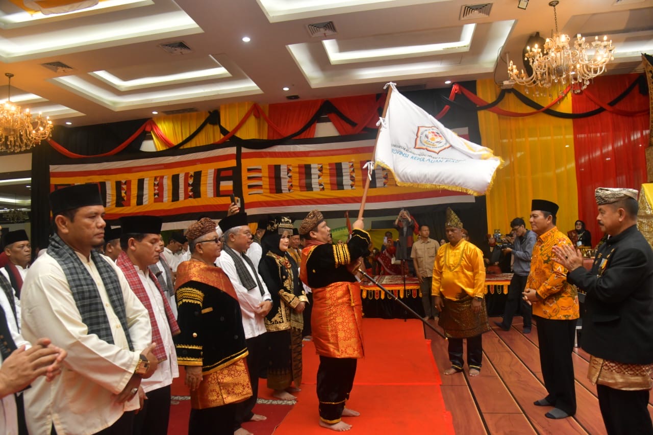 Hadiri Pelantikan KBRG, Gubernur Ansar Ajak Perantau Minang Bersama Membangun Kepri
