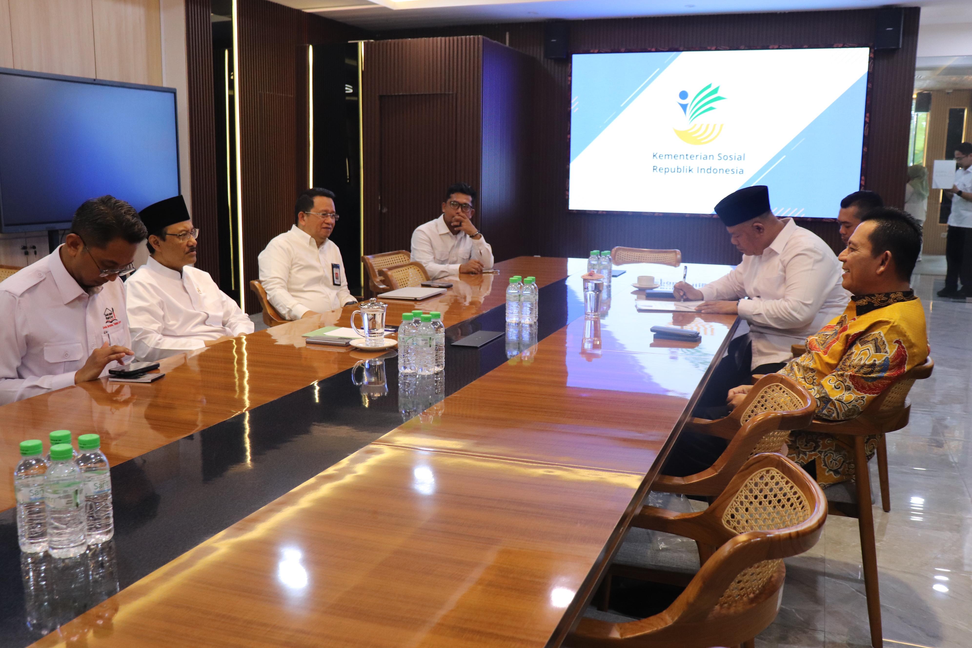 Gubernur Ansar–Mensos Bahas Strategi Besar Kesejahteraan Kepri, Sekolah Rakyat hingga Perlindungan Sosial Jadi Prioritas