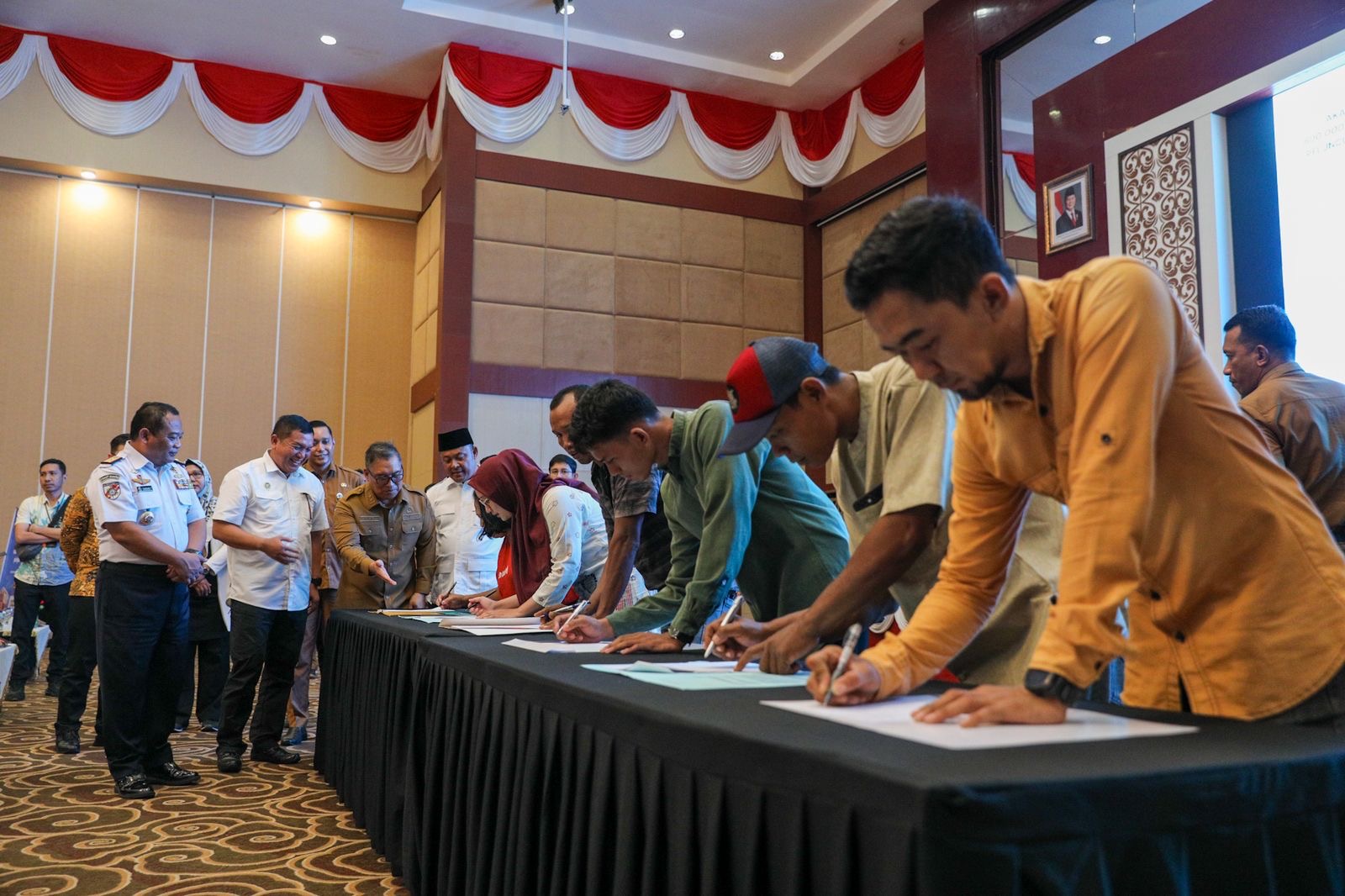 Dorong Ekonomi Rakyat, Pemerintah Luncurkan Akad Massal KUR untuk 800 Ribu Debitur Seluruh Indonesia