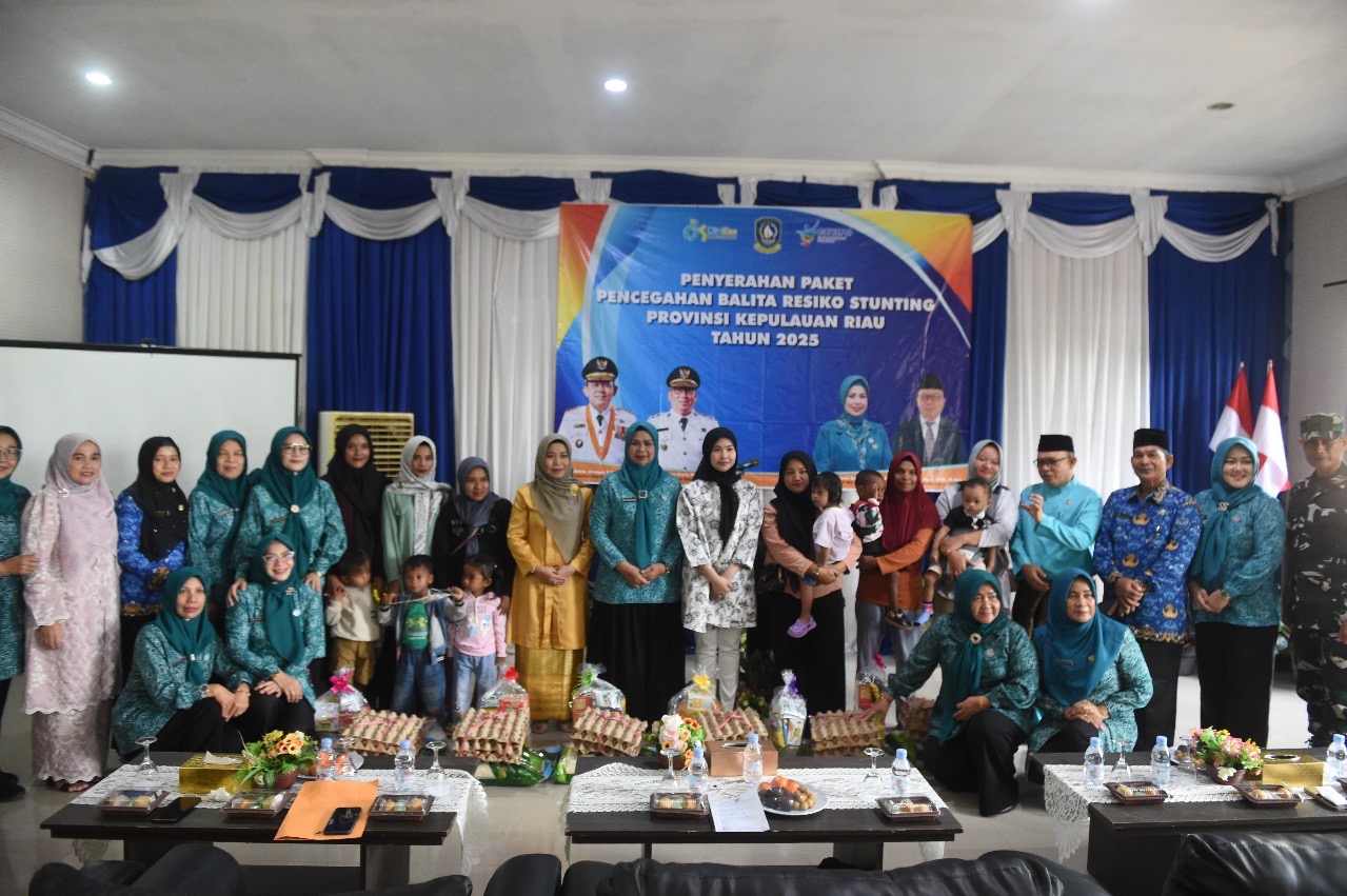 Dewi Ansar Salurkan 202 Paket Nutrisi untuk Cegah Stunting di Bintan