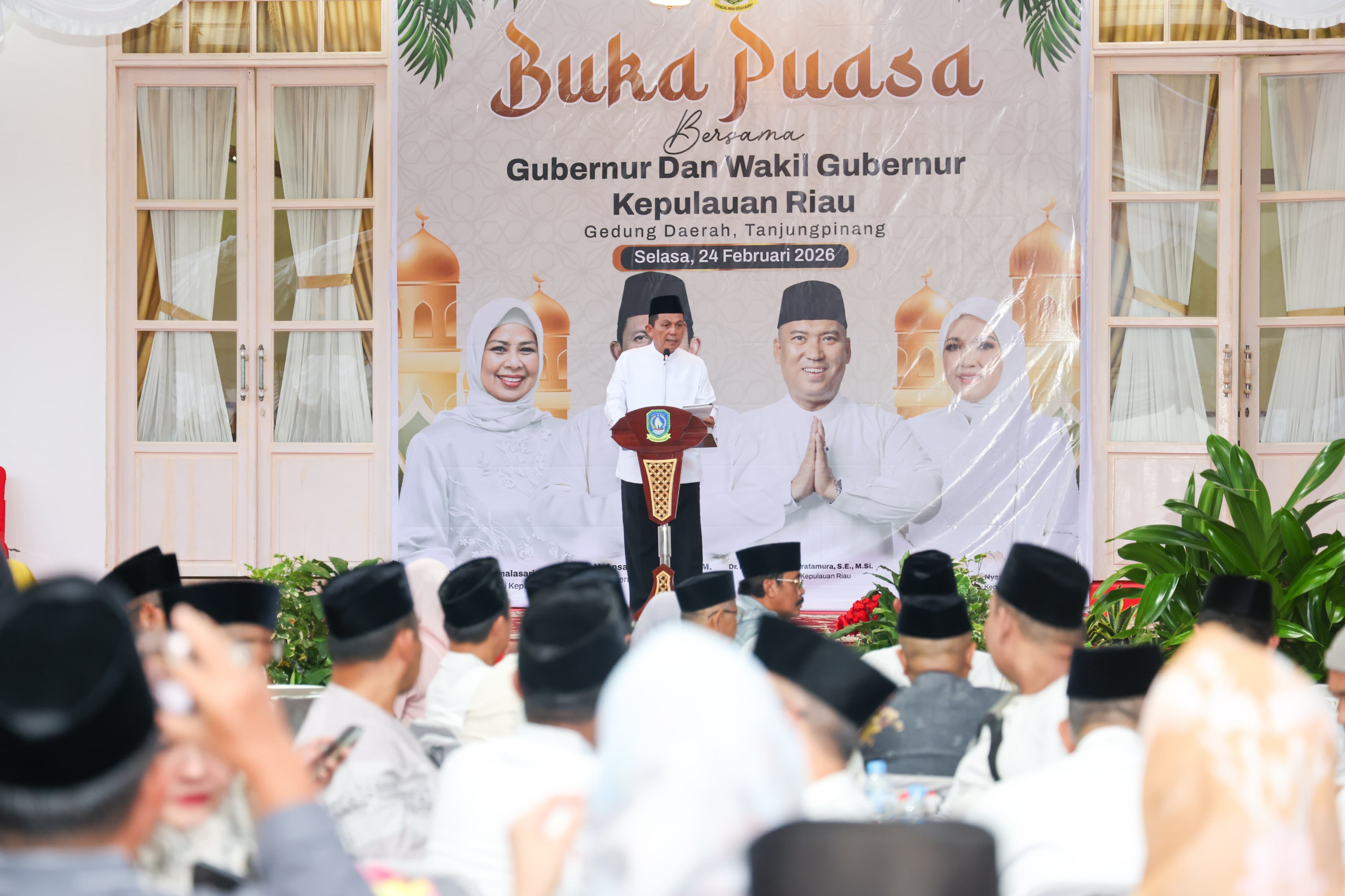 Gelar Buka Puasa Bersama, Pemprov Kepri Beri Santunan Anak Yatim dan Bantu Dua Rumah Ibadah