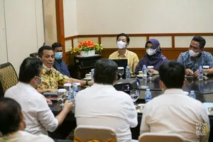 Poles Penyengat Dengan Revitalisasi Infrastruktur &amp; Pengembangan SDM