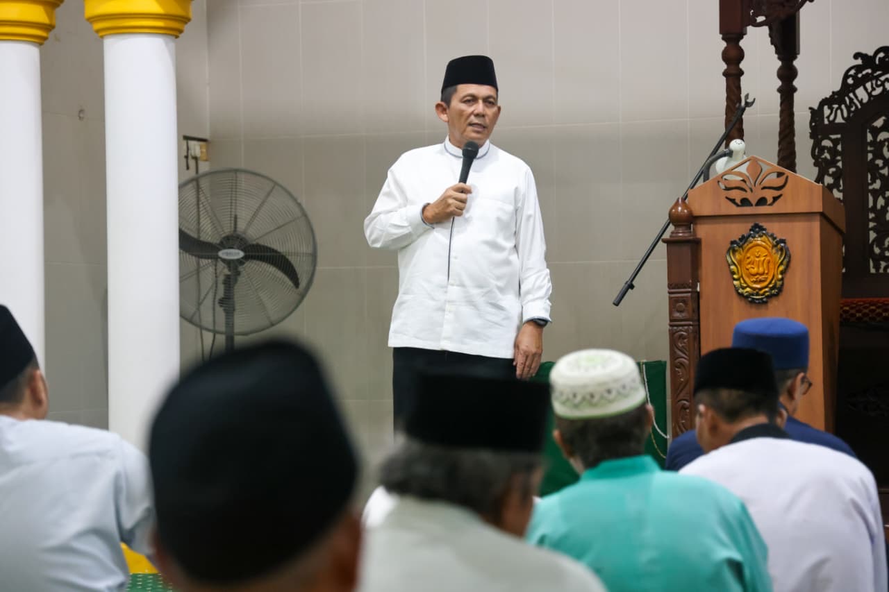 Gubernur Ansar Safari Ramadan di Masjid Al-Maghfiroh, "Bukan Gubernur, Tapi Sebagai Jamaah"