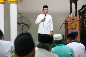 Gubernur Ansar Safari Ramadan di Masjid Al-Maghfiroh, "Bukan Gubernur, Tapi Sebagai Jamaah"