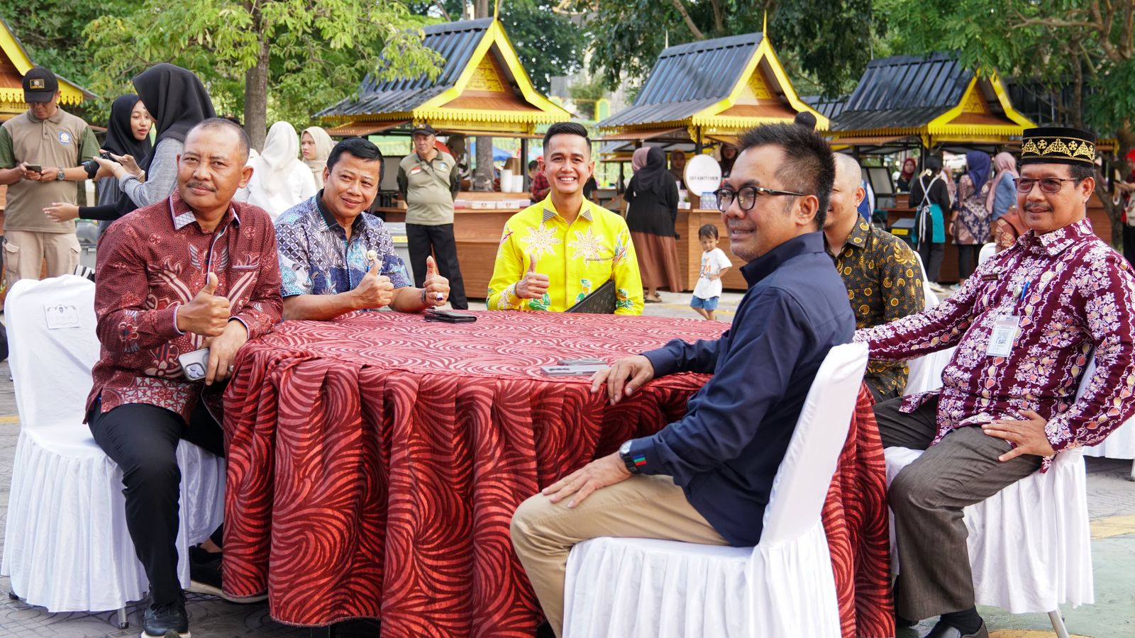 Bentuk Tanggung Jawab Sosial, PT SMI Serahkan 17 Gerobak UMKM ke Pemprov Kepri
