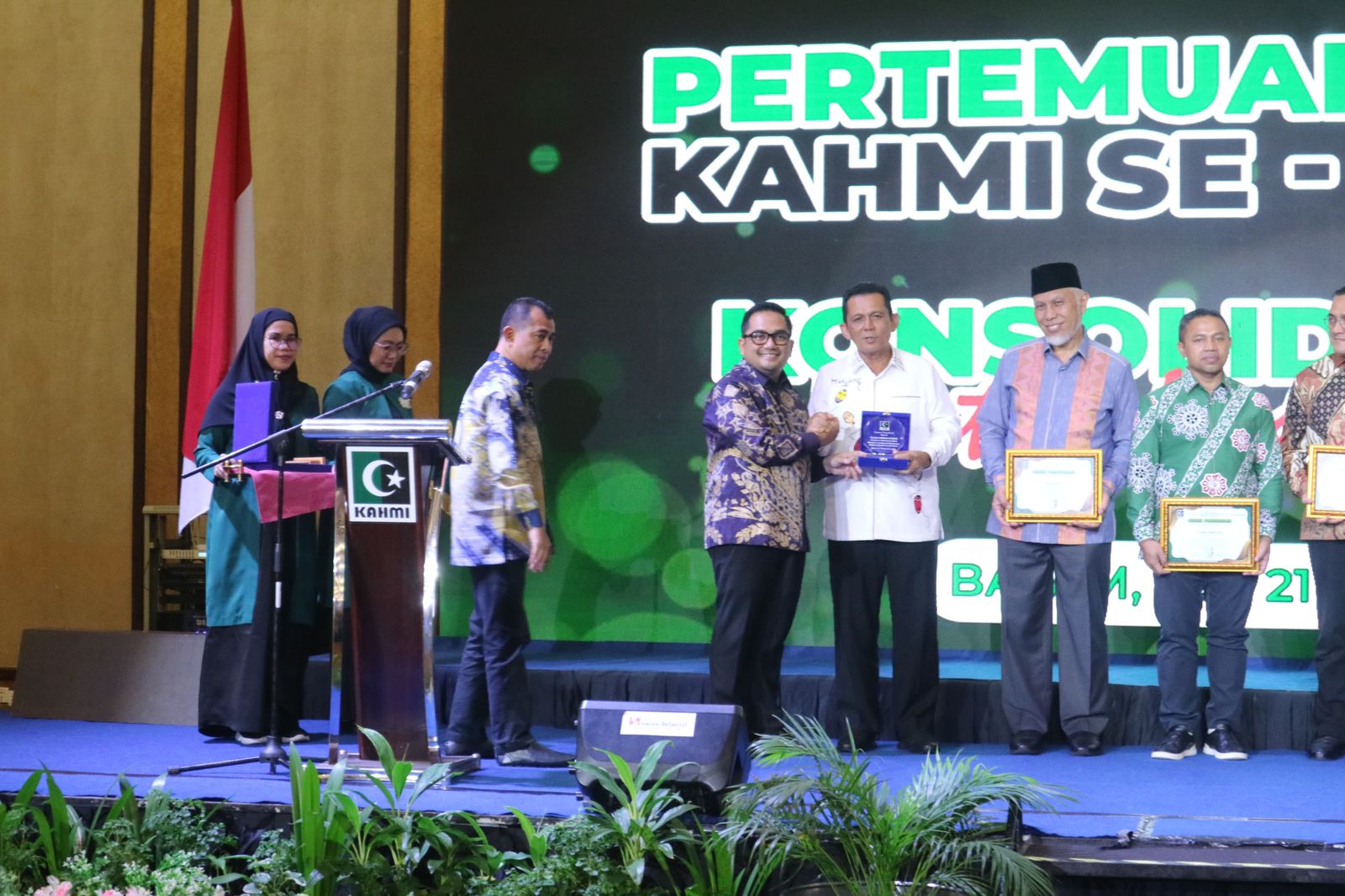 Gubernur Ansar Hadiri Pertemuan Regional Kahmi se-Sumatera di Batam