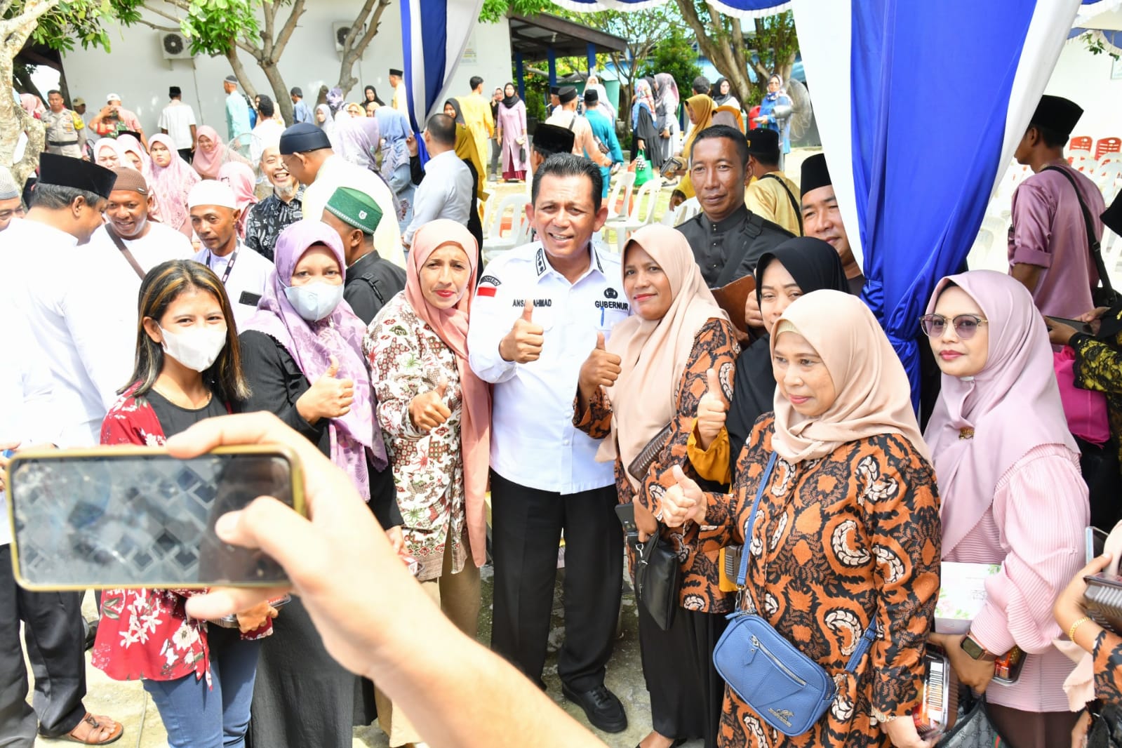 Bantuan Insentif Gubernur Kepri Disambut Gembira RT & RW  di Belakang Padang, Batam
