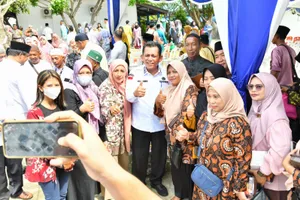 Bantuan Insentif Gubernur Kepri Disambut Gembira RT & RW  di Belakang Padang, Batam