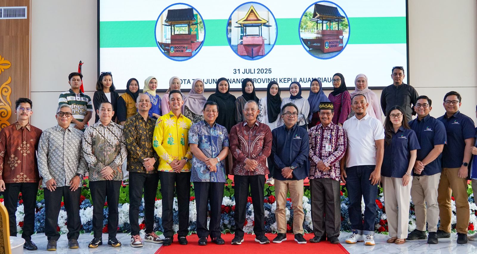 Bentuk Tanggung Jawab Sosial, PT SMI Serahkan 17 Gerobak UMKM ke Pemprov Kepri