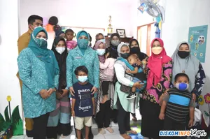 Kunjungi Posyandu Mawar, Tri Tito Karnavian Resmikan Dapur Sehat dan Posyandu Remaja