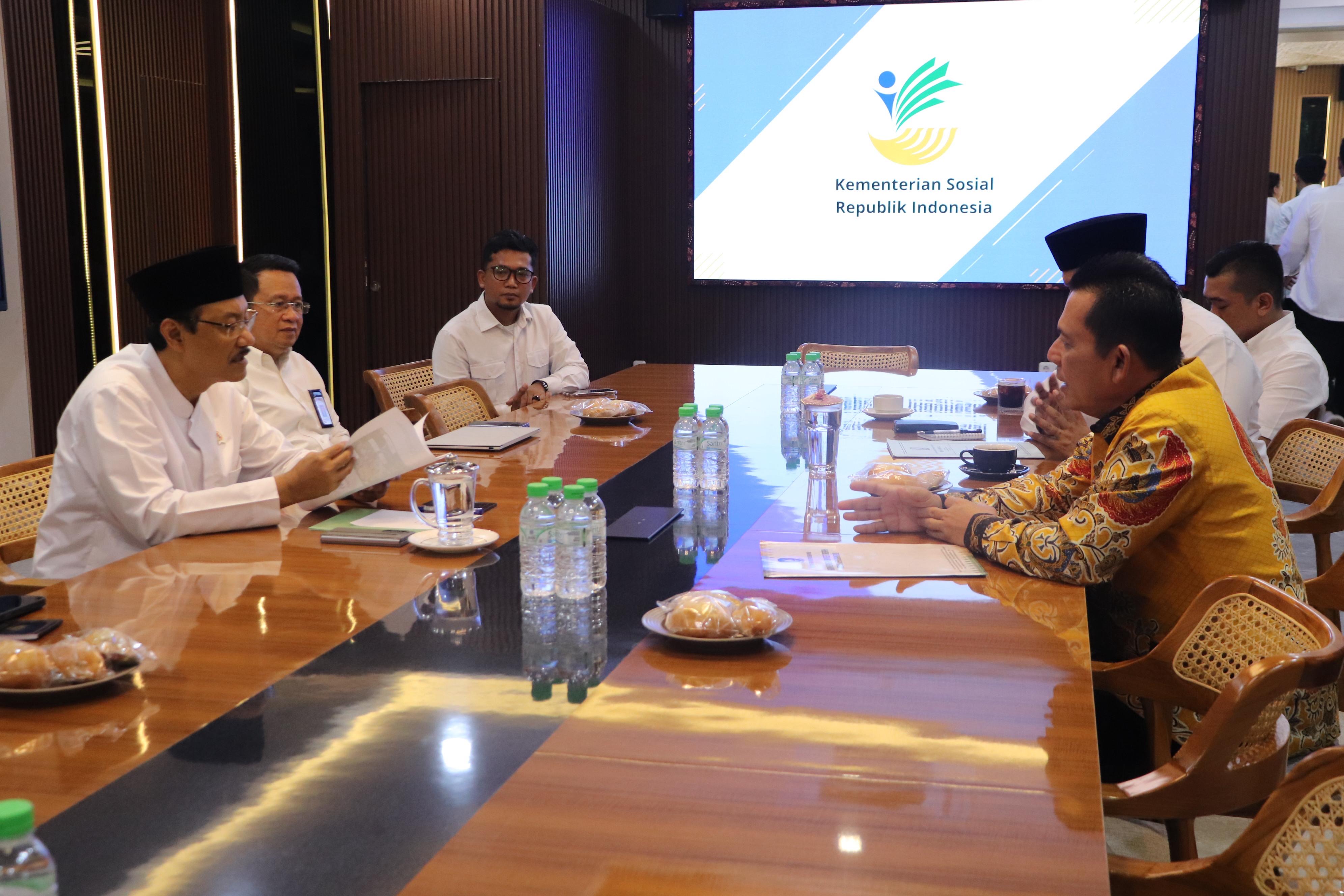 Gubernur Ansar–Mensos Bahas Strategi Besar Kesejahteraan Kepri, Sekolah Rakyat hingga Perlindungan Sosial Jadi Prioritas