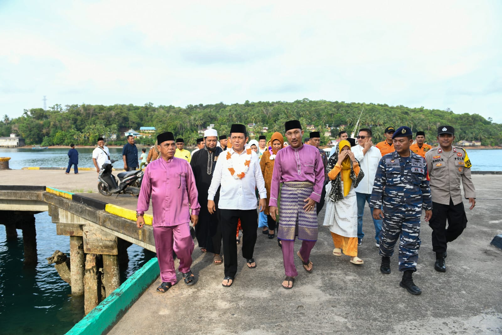 Safari Ramadan ke Masjid At-Taqwa Penuba, Gubernur Ansar Tinjau Renovasi Hasil Dana Hibah