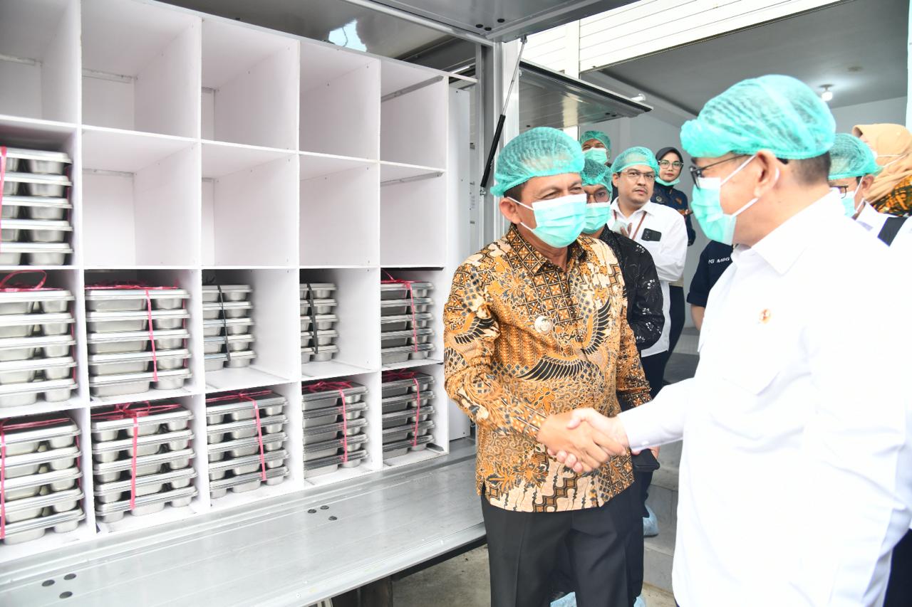 Menteri Perdagangan Tinjau SPPG Kampung Seraya Kota Batam