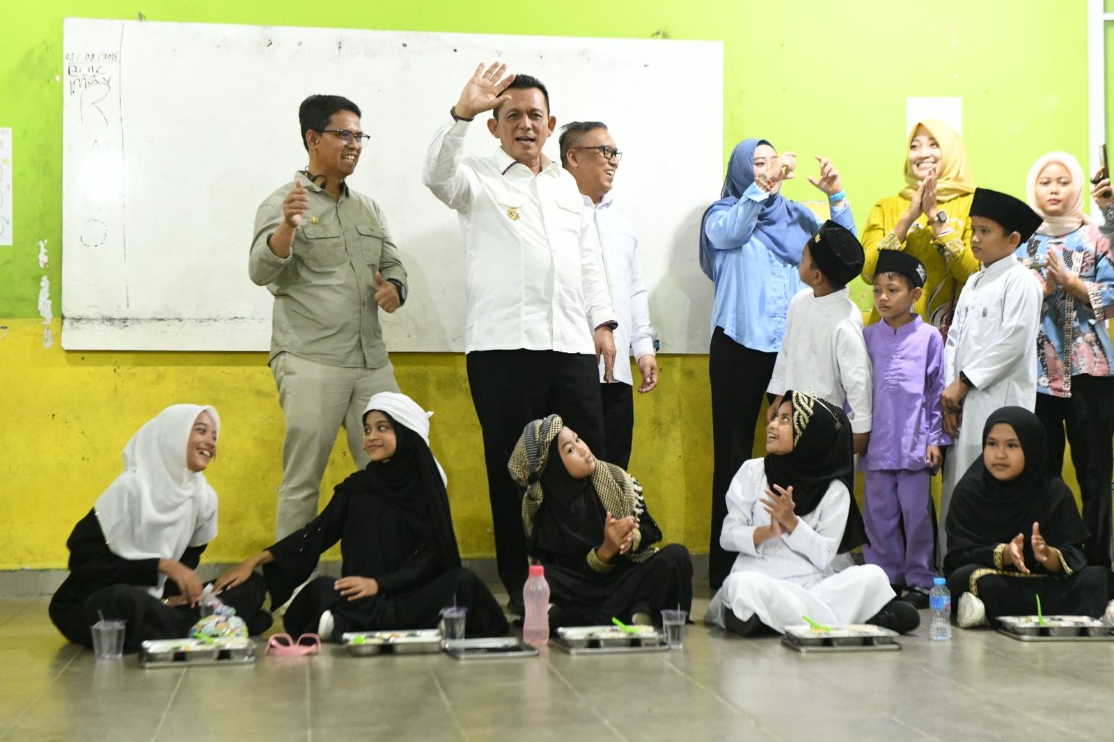 Gubernur Ansar dan Wagub Nyanyang Tinjau Program Makan Bergizi Gratis di Karimun