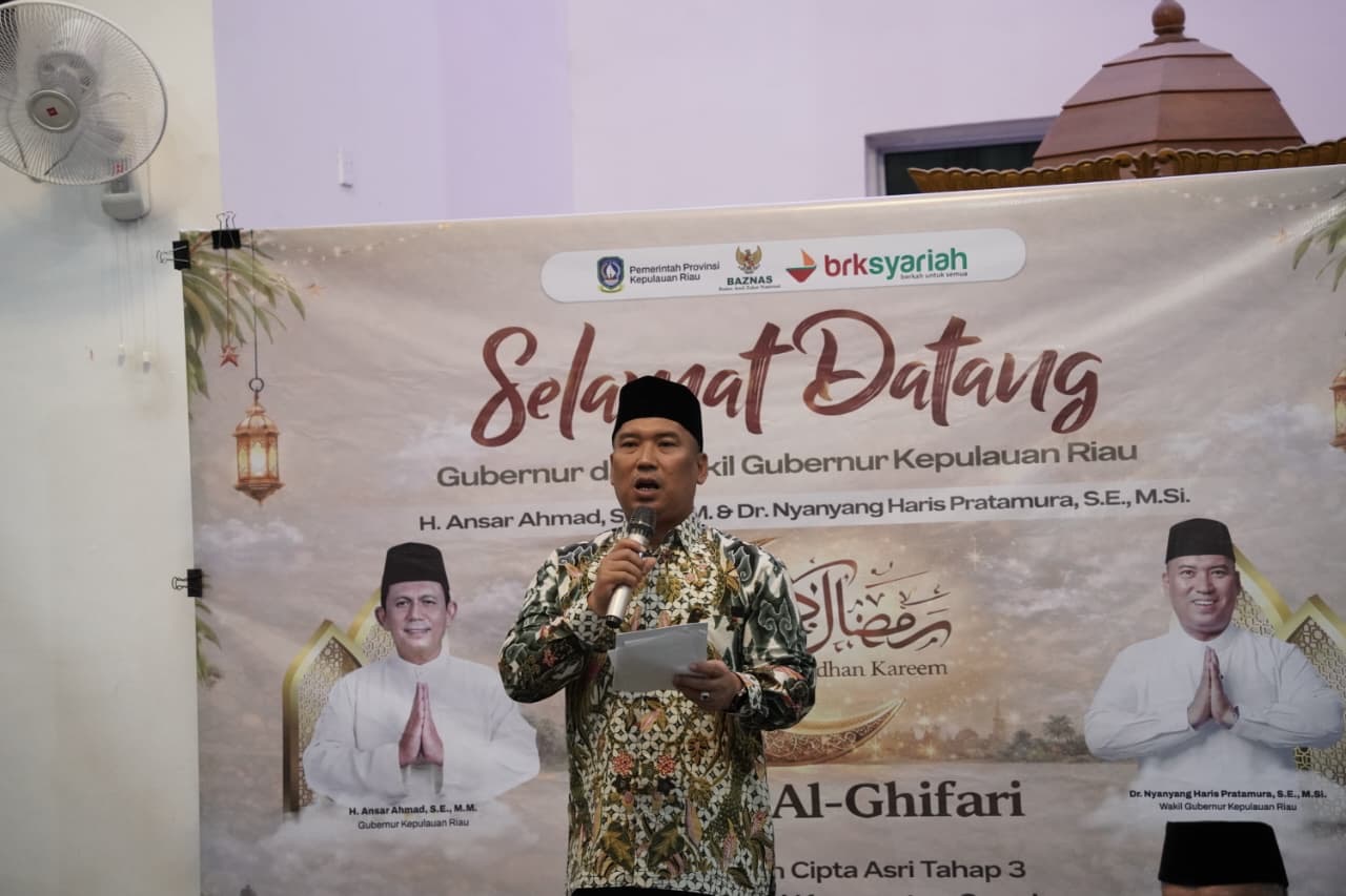 Di Masjid Al-Ghifari dan Mukhtarul Arifin, Wagub Nyanyang Ajak Warga Batam Doakan Kemajuan Kepri