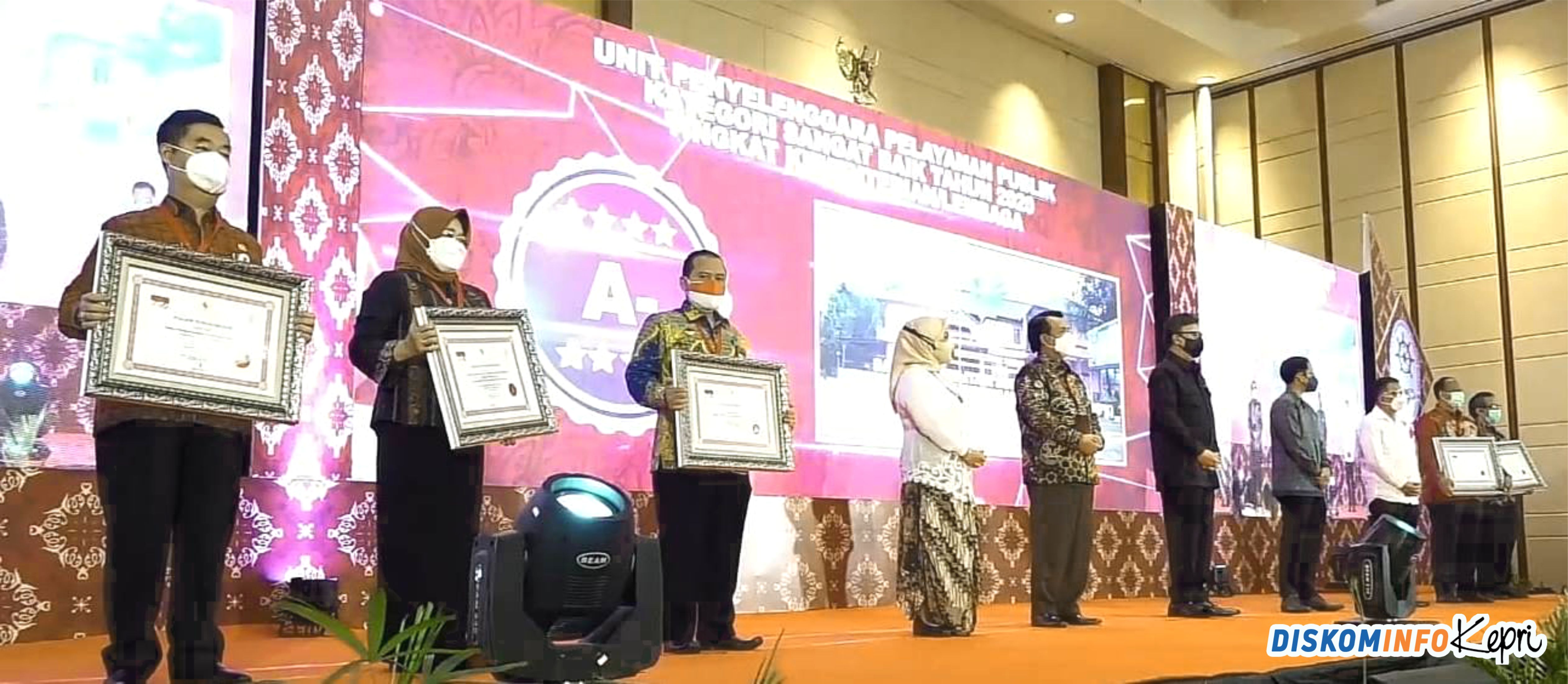 Pemprov Kepri Terima Penghargaan  Penyelenggara Pelayanan Publik ‘Sangat Baik’ di lingkup Pemda tahun 2021