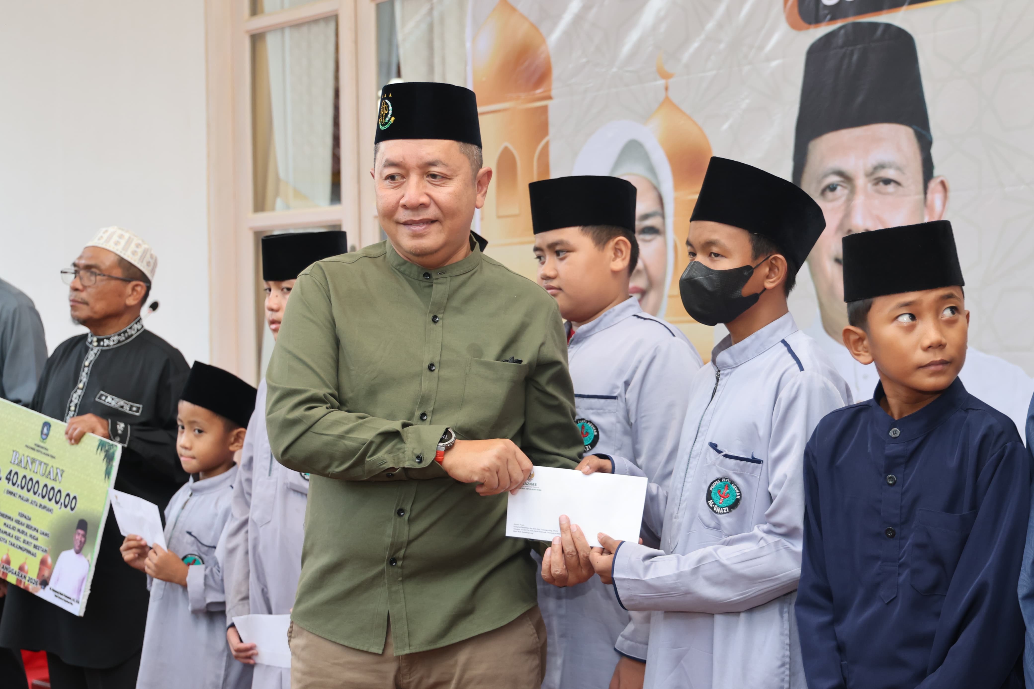 Gelar Buka Puasa Bersama, Pemprov Kepri Beri Santunan Anak Yatim dan Bantu Dua Rumah Ibadah