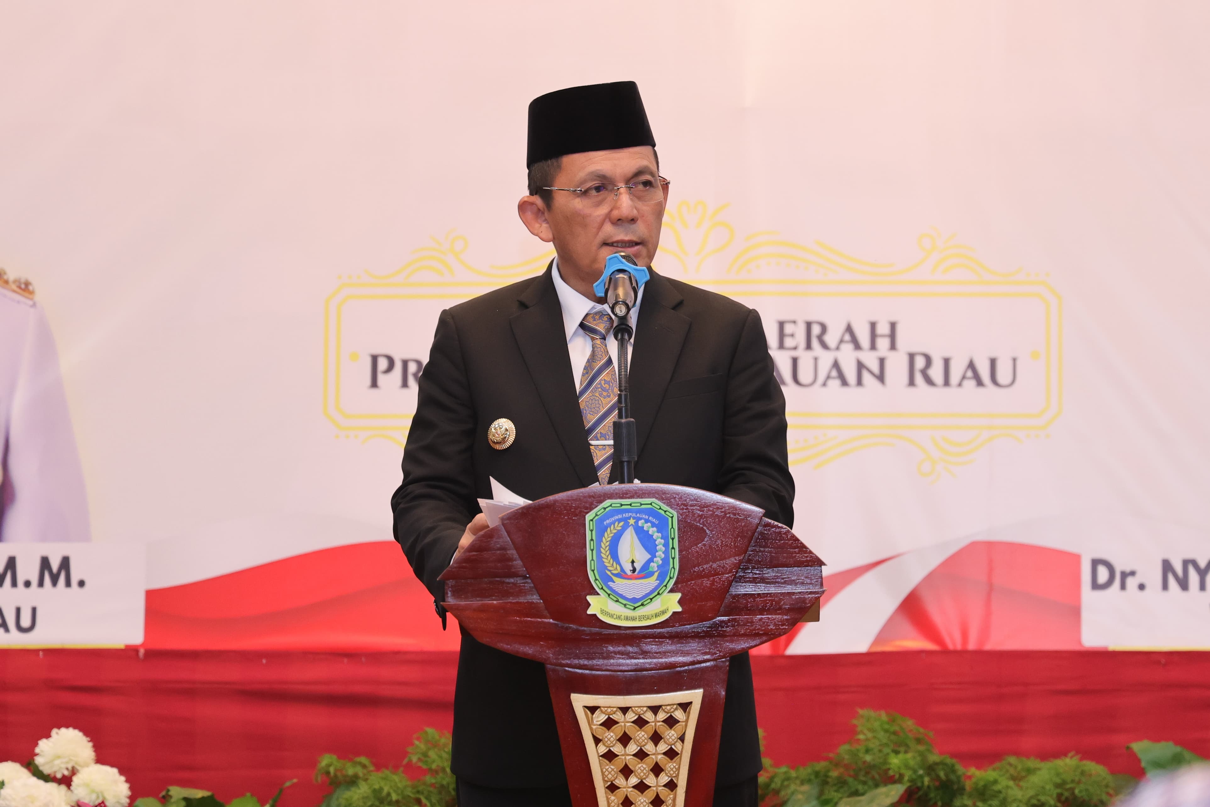 Gubernur Ansar Lantik Misni sebagai Sekda Definitif Kepri, Perempuan Pertama Pegang Tongkat Komando Birokrasi