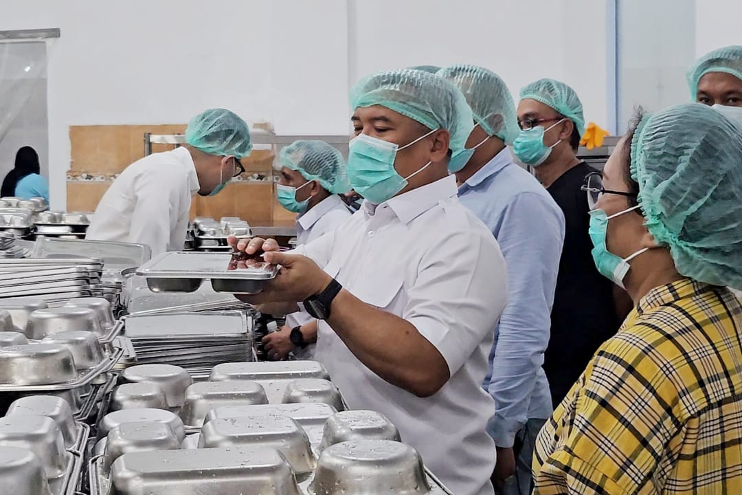 Wagub Nyanyang Kunjungi Dapur MBG di Batam, Pastikan Semua Tahapan Berjalan Lancar