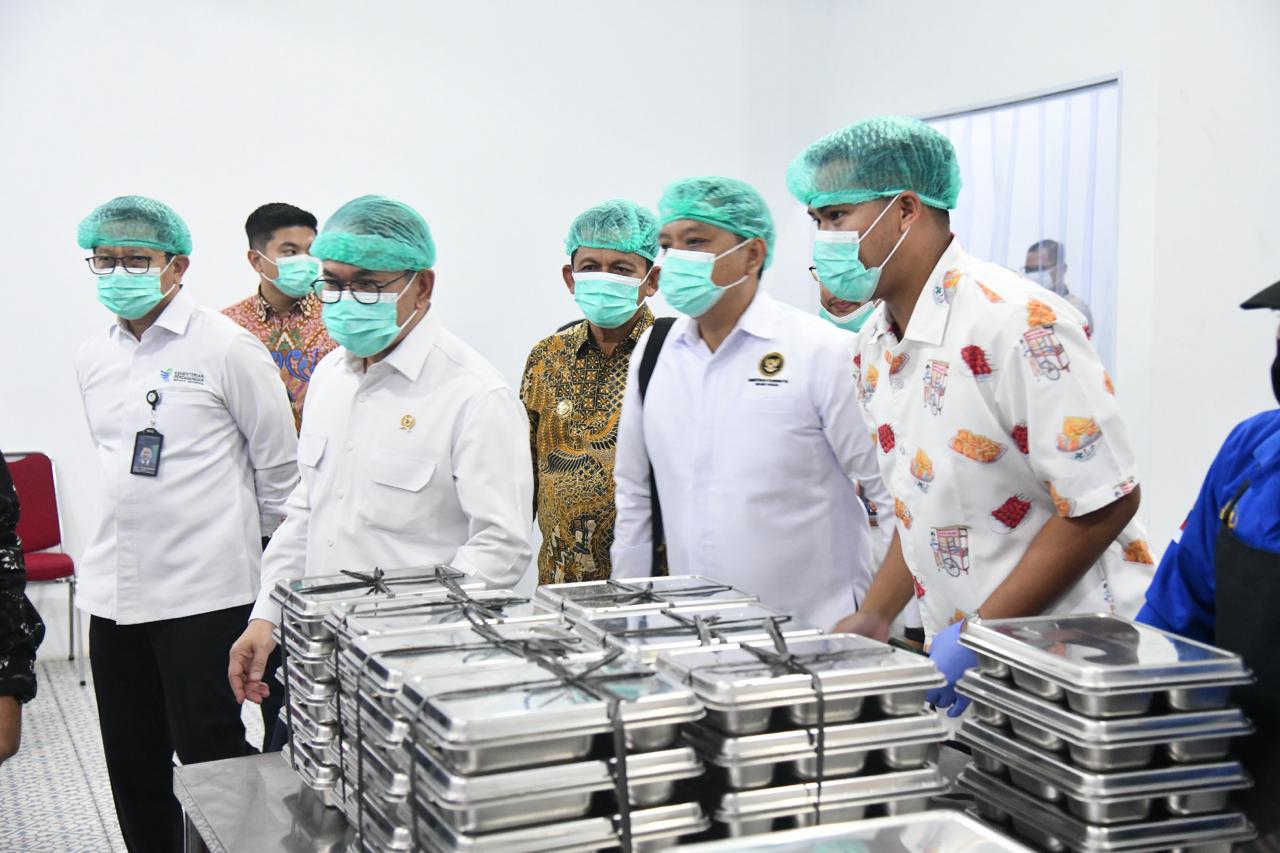 Menteri Perdagangan Tinjau SPPG Kampung Seraya Kota Batam