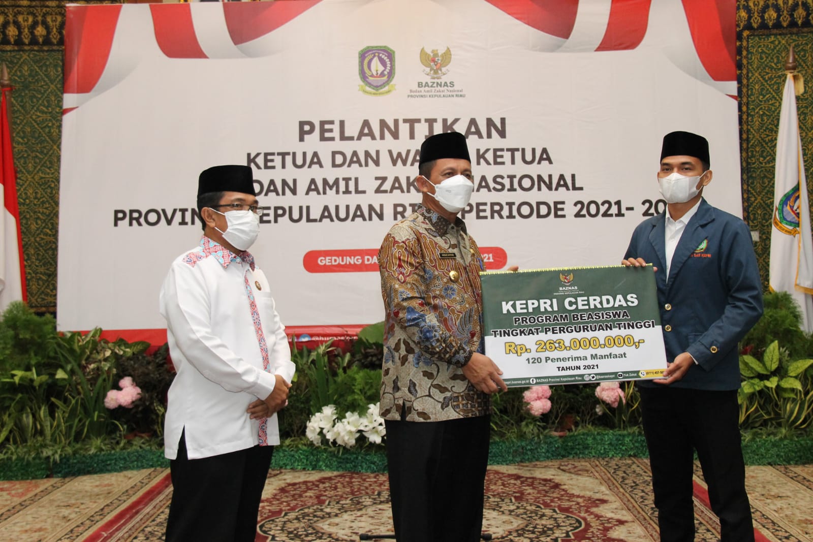 Gubernur Ansar Lantik Ketua Baznas Kepri * Potensi Zakat Kepri Capai Rp3 Triliun