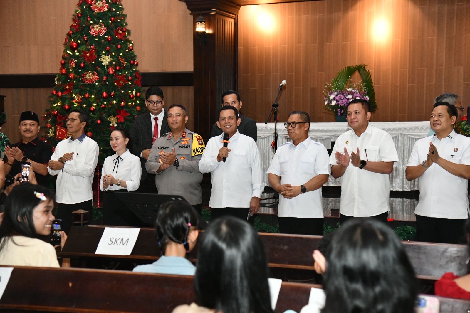 Gelar Safari Natal 2025, Gubernur Ansar dan Forkopimda Kepri Pastikan Ibadah Misa Berjalan Aman dan Lancar