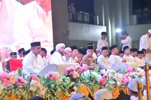 Dihadiri Ribuan Masyarakat, Ansar Ajak Jadikan Kepri Bershalawat Ajang Kerukunan Umat