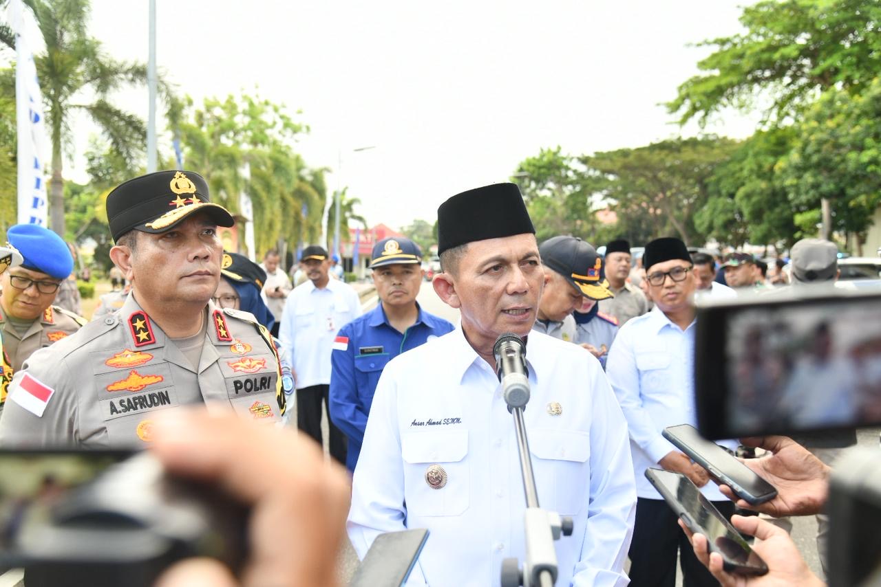 Gubernur Ansar dan Wagub Nyanyang Hadiri Apel Gelar Pasukan Operasi Ketupat Seligi 2026 di Polda Kepri