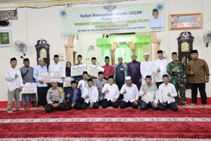 Safari Ramadhan Ke Moro, Gubernur Ansar Sebut Banyak Cara Dekatkan Diri Kepada Allah SWT