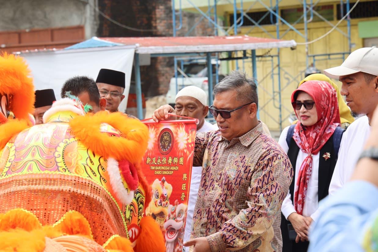Pemprov Kepri Salurkan Bantuan untuk Masyarakat Lingga, Gubernur Ansar: Wujud Hadirnya Negara di Tengah Rakyat