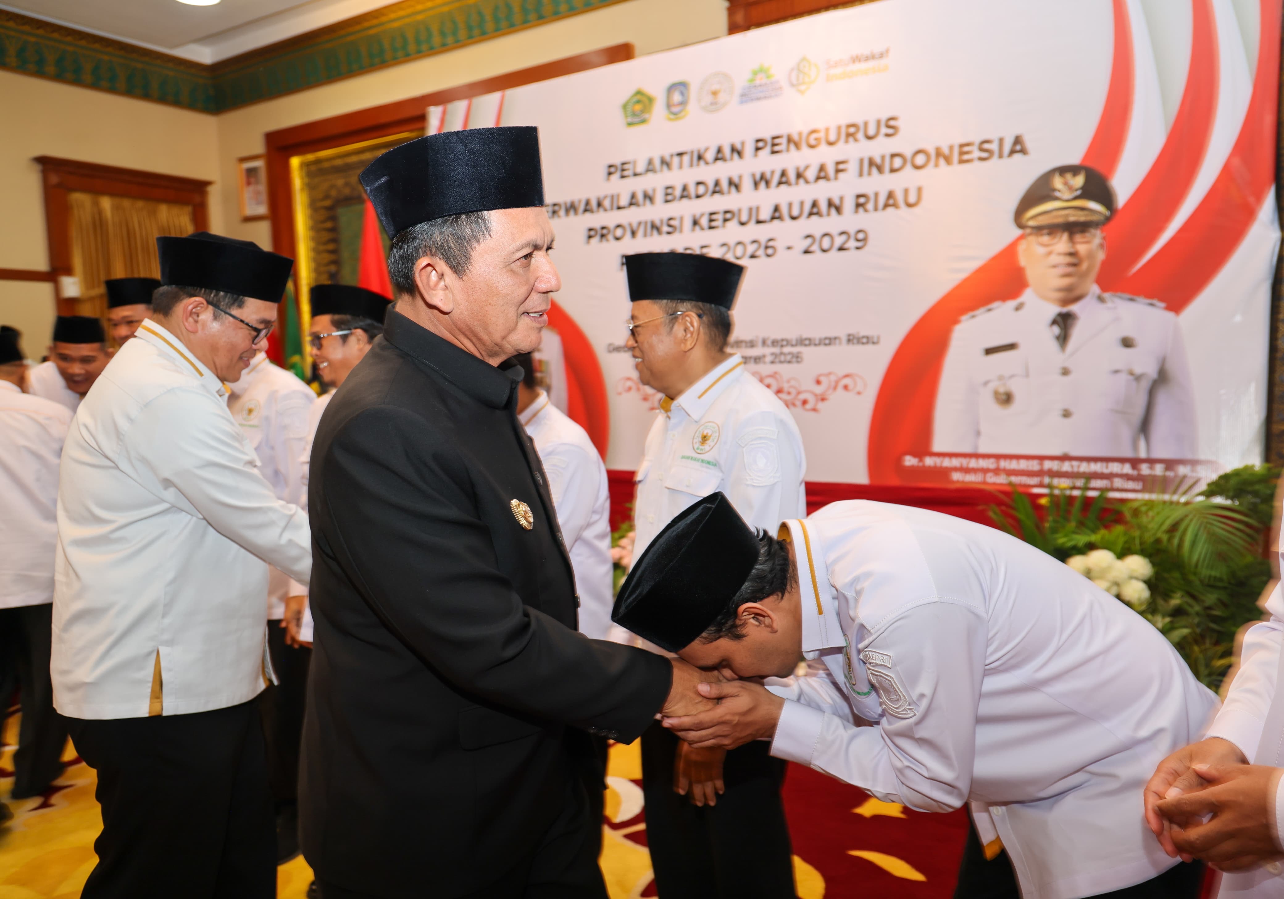 Gubernur Ansar Lantik Pengurus BWI Kepri 2026–2029, Perkuat Peran Wakaf untuk Pemberdayaan Umat