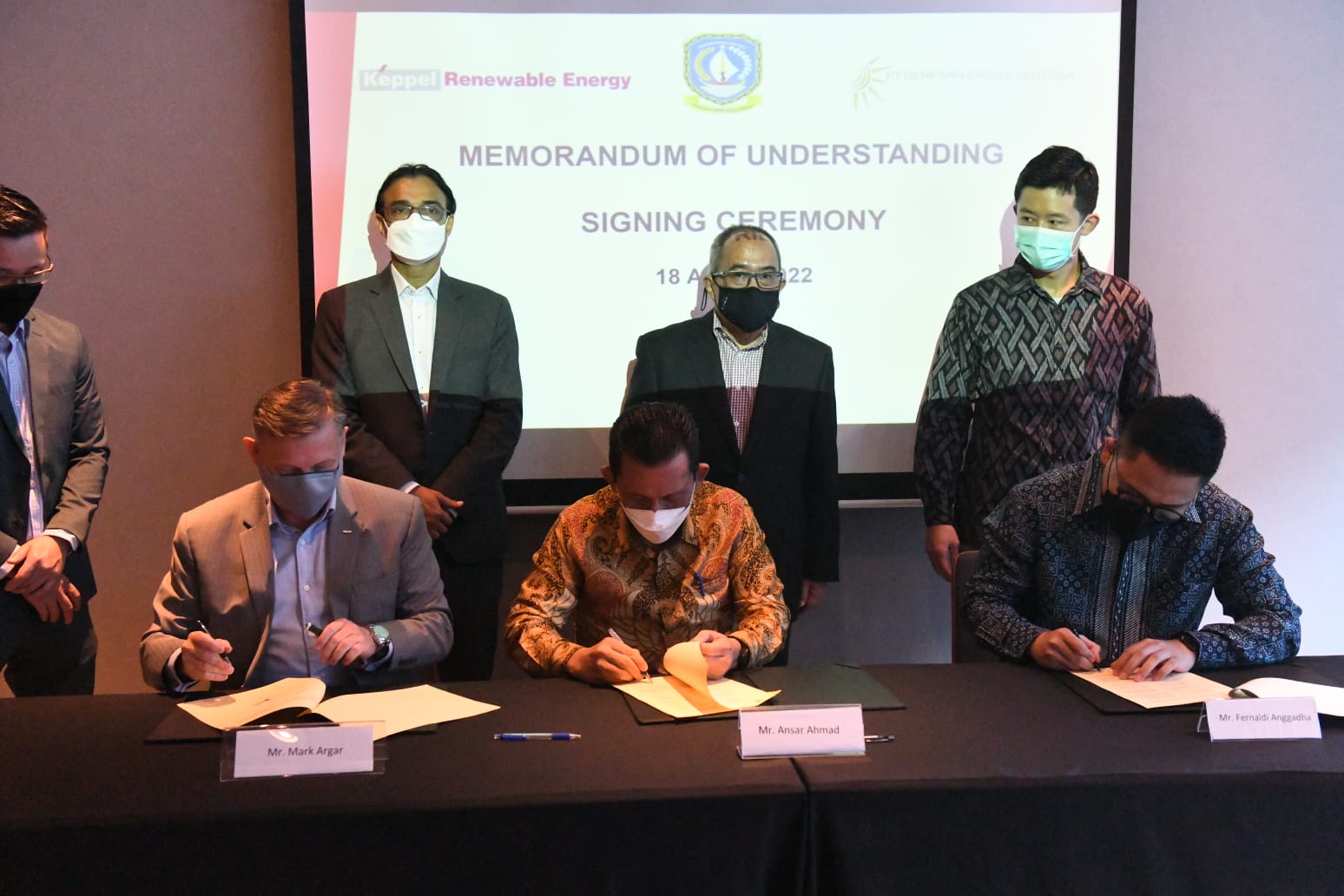 Salah Satu PLTS Terbesar di Dunia Akan Dibangun di Kepri dengan Investasi Rp71,8 Triliun