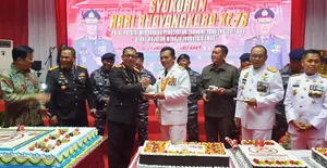 Ikuti Upacara Hari Bayangkara Ke-78, Gubenur Ansar Ingin Kolaborasi Pemda dan Polri Terus Terjaga