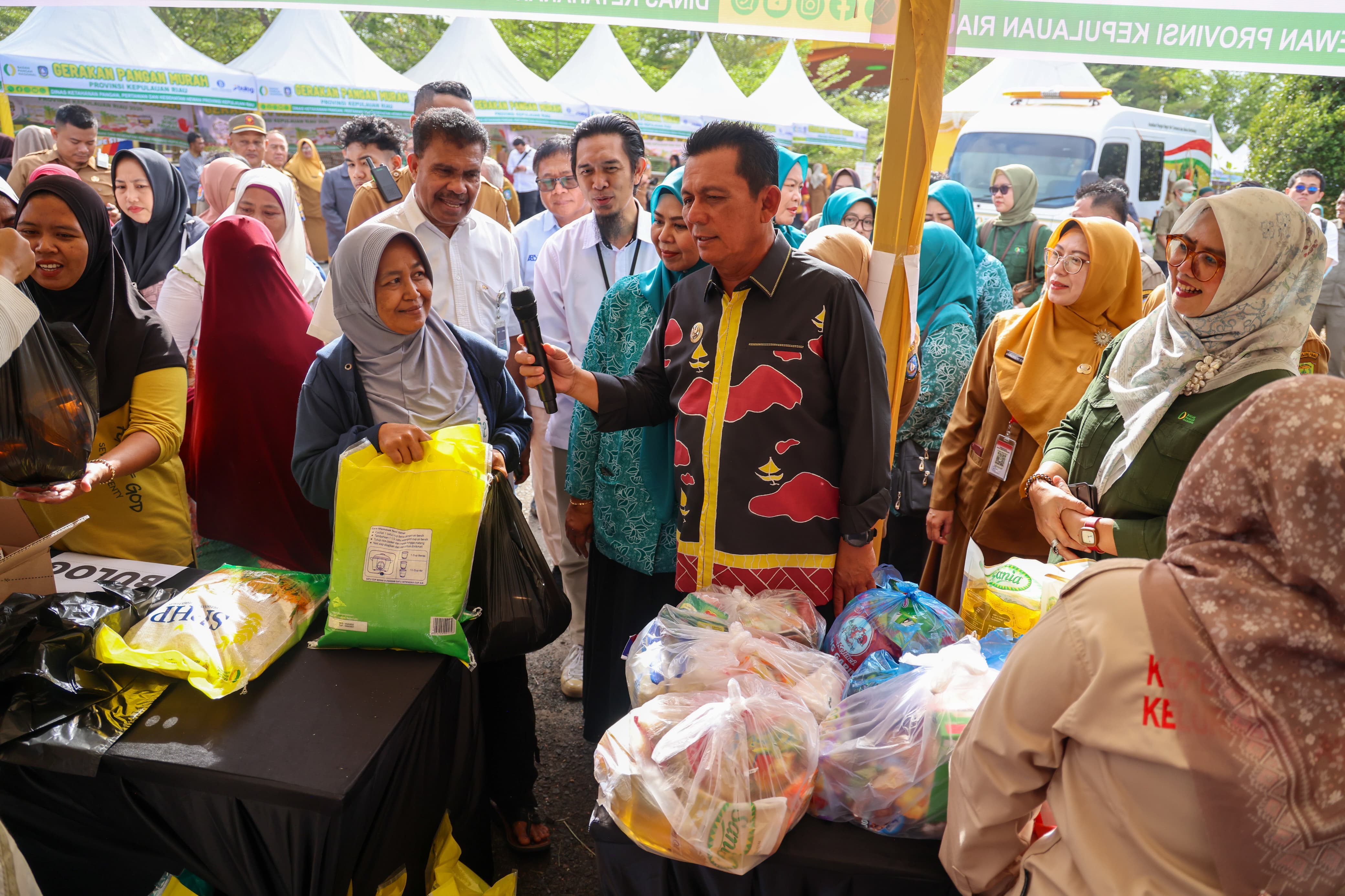 Jaga Daya Beli dan Stabilitas Harga Pangan, Gubernur Ansar Luncurkan Gerakan Pangan Murah Serentak