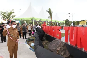 Gubernur Ansar Resmikan Taman Migas Tun Telani Dompak 
