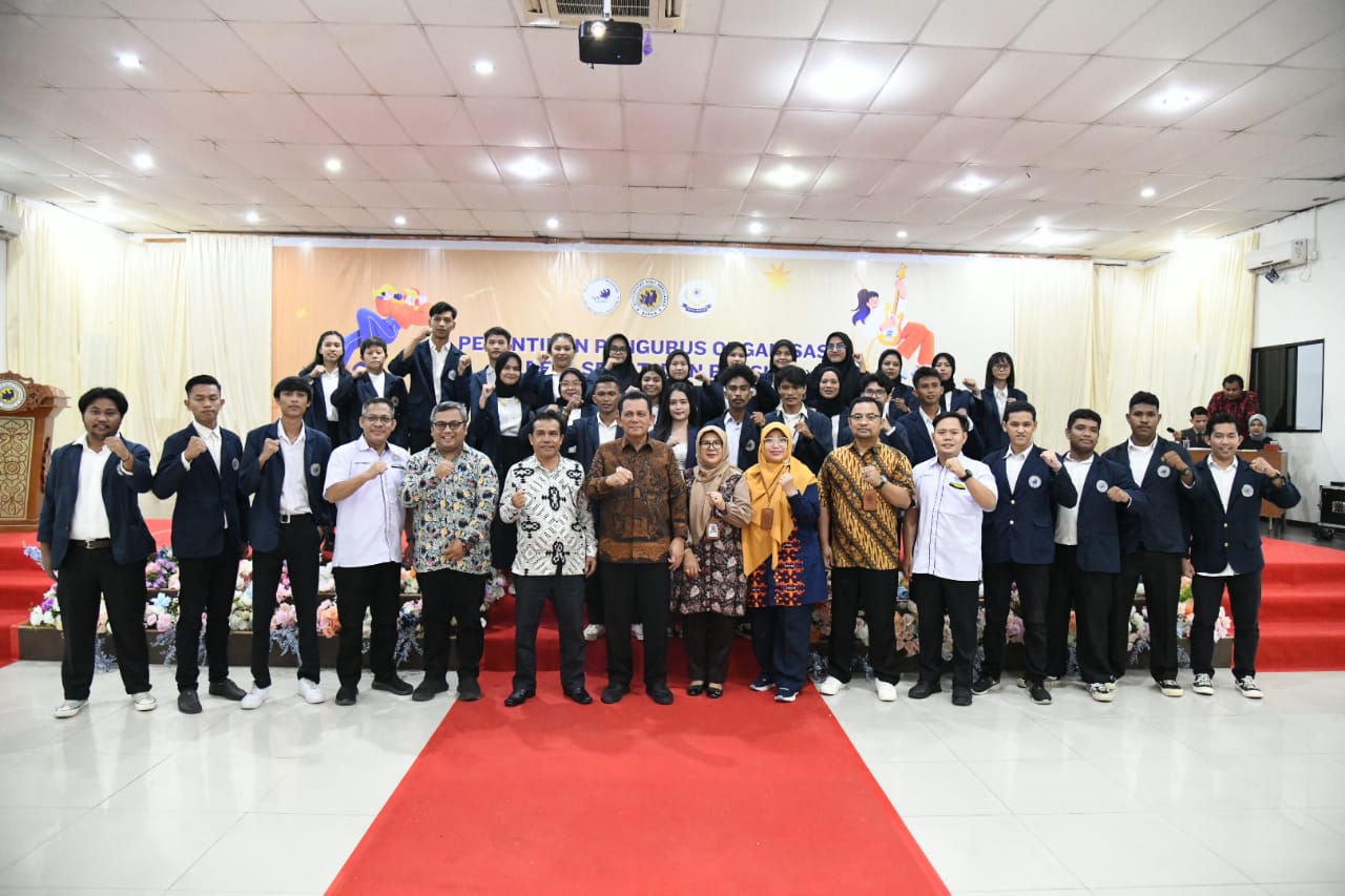 Hadiri Pelantikan BEM Unrika, Gubernur Ansar Tekankan Pentingnya Kualitas SDM