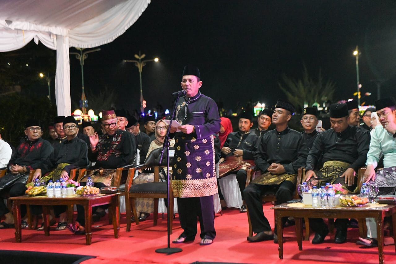Gubernur Ansar Lepas Pawai Takbir Keliling Idul Adha 1446 H Kota Tanjungpinang