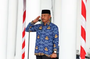 Sekdaprov Kepri Pimpin  Upacara Peringatan  HUT RI Ke 80, Momentum Semangat Berjuang Majukan Bangsa