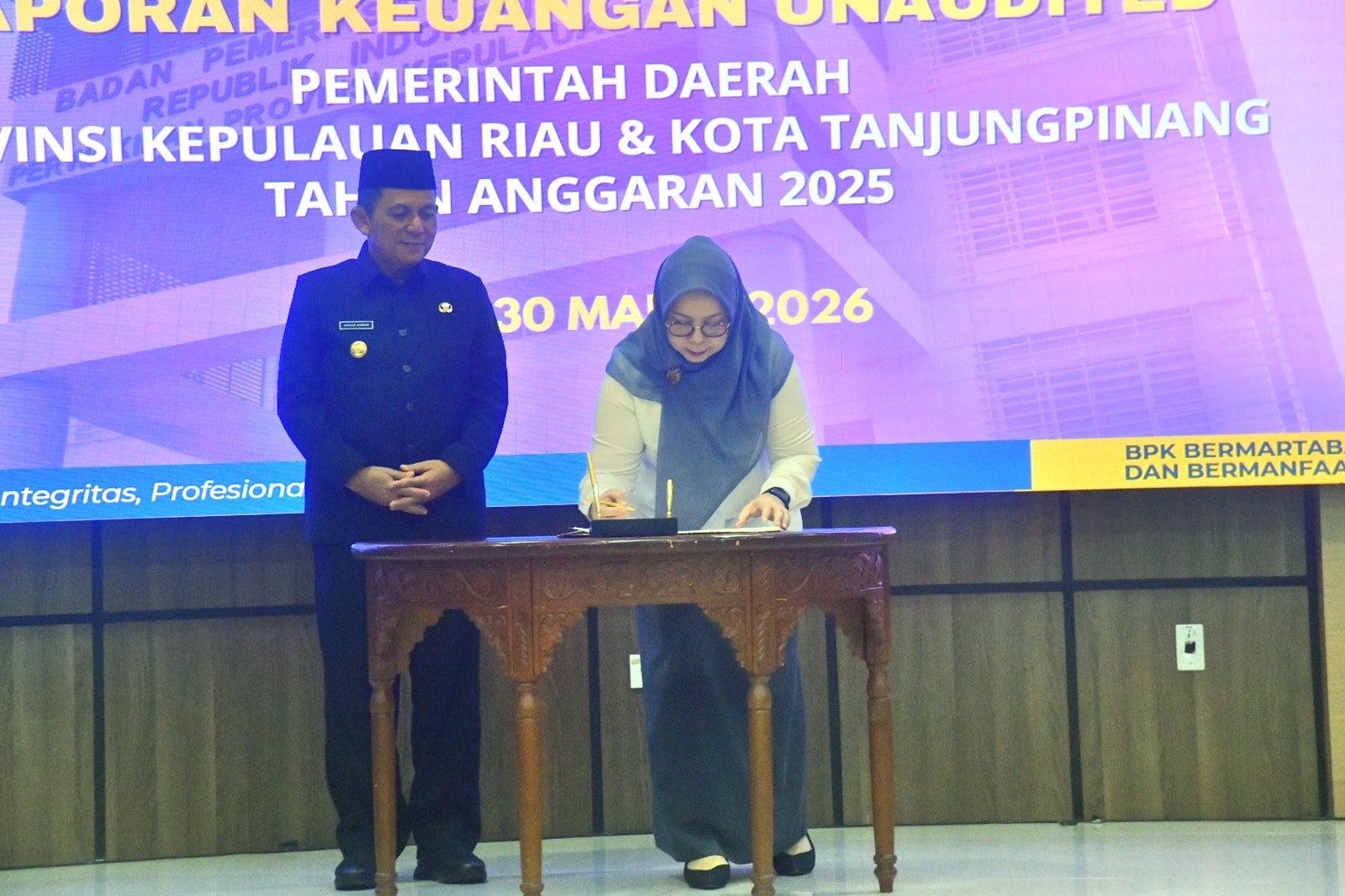 Gubernur Ansar Serahkan Laporan Keuangan Unaudited Tahun Anggaran 2025 ke BPK Kepri