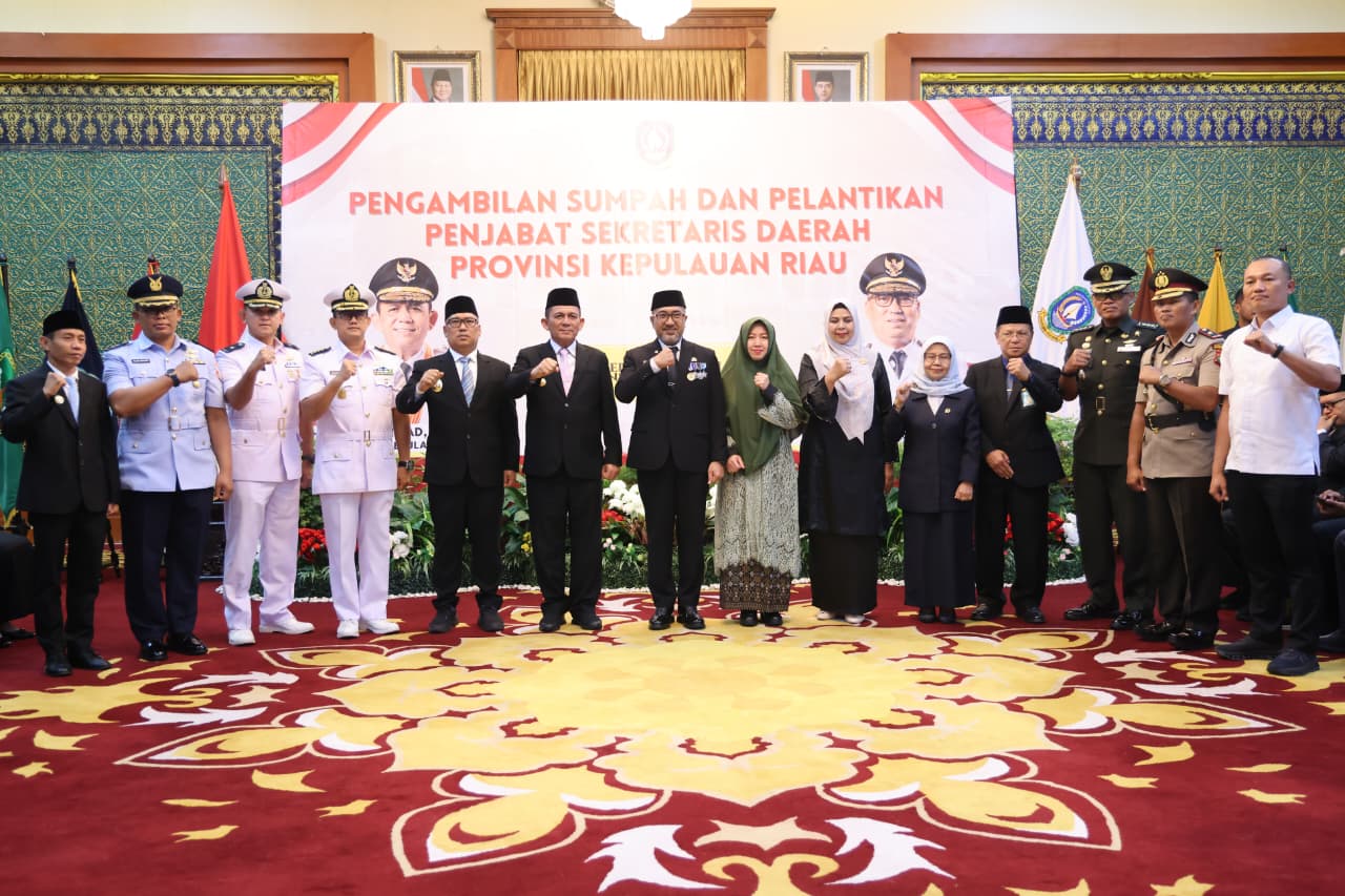 Gubernur Ansar Lantik Luki Zaiman Prawira sebagai Penjabat Sekretaris Daerah Provinsi Kepri