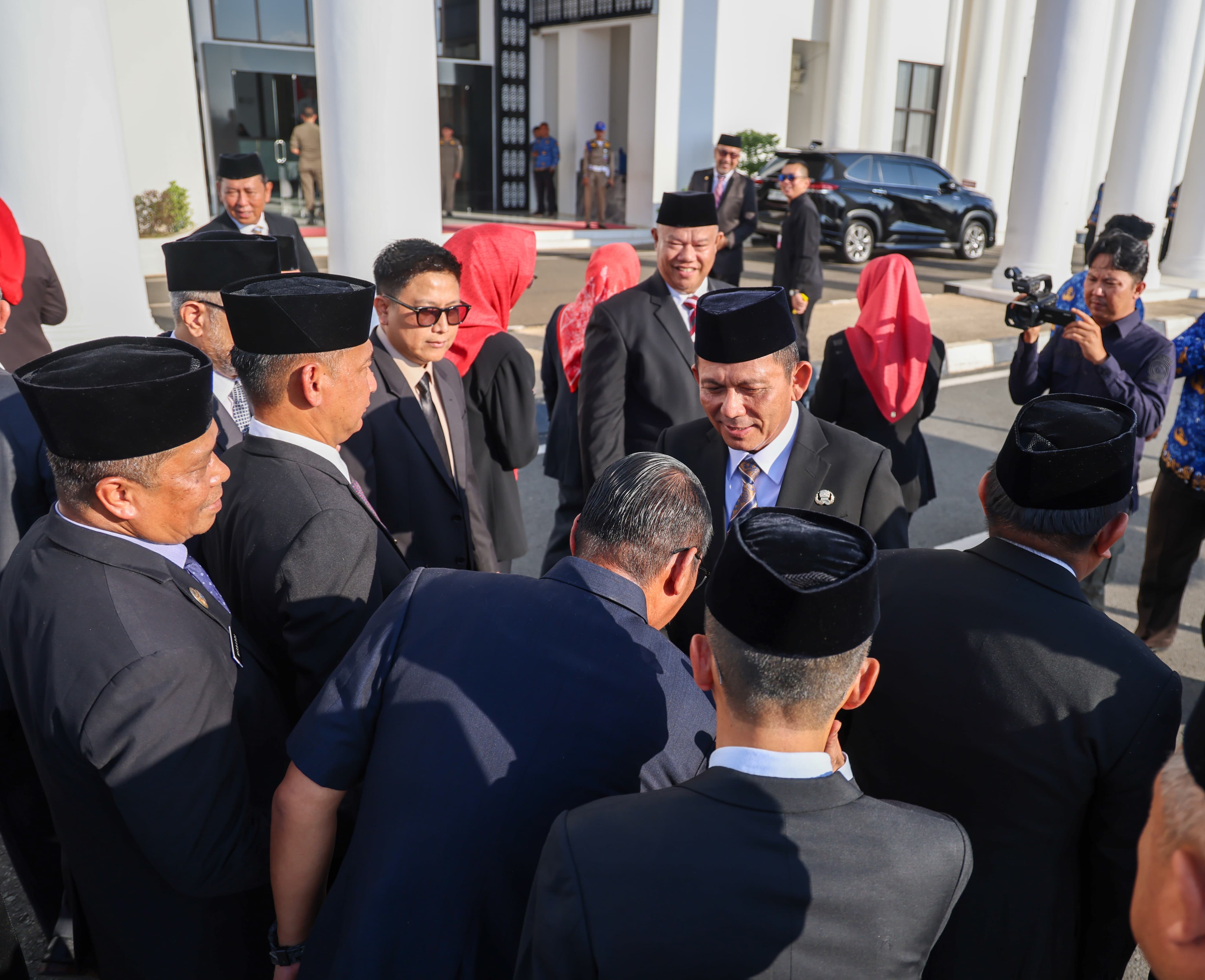 Gubernur Ansar Pimpin Upacara Hari Otonomi Daerah ke-30, Tegaskan Pentingnya Sinergi Pusat dan Daerah