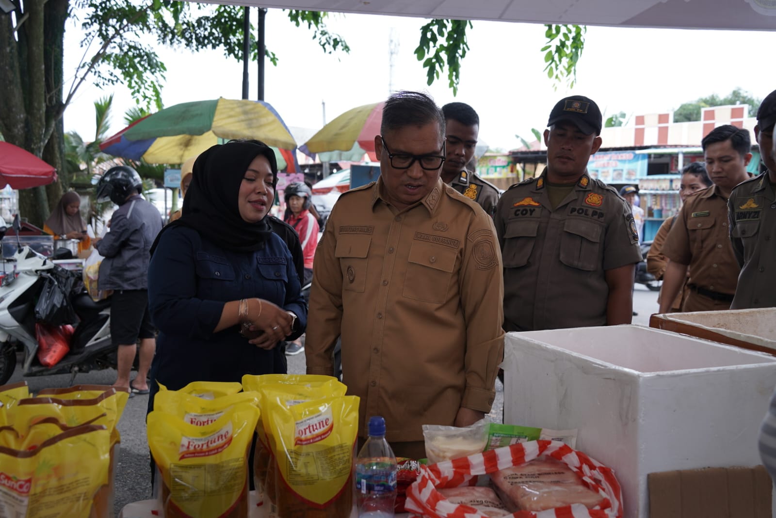 Wagub Nyanyang Buka Bazar Pangan Murah
Jaga Stabilitas Harga Bahan Pokok Jelang Nataru