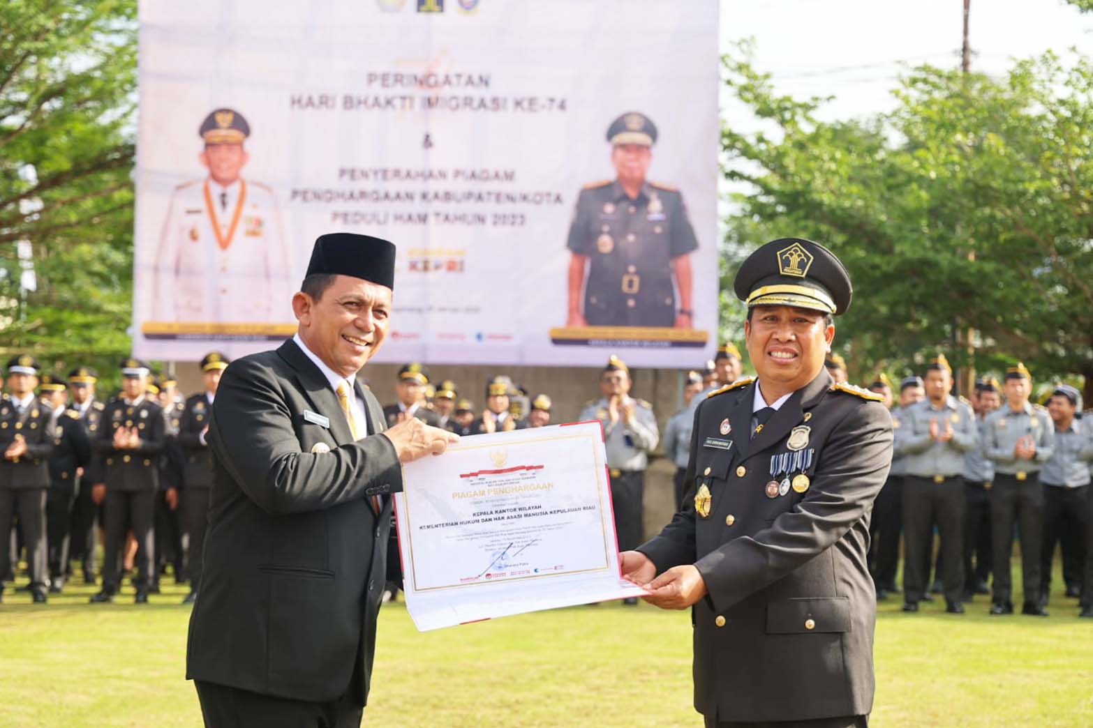 Gubernur Ansar Berikan Apresiasi Untuk Tujuh Kabupaten dan Kota di Provinsi Kepri Peduli HAM