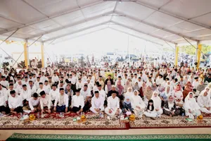 Gubernur dan Wakil Gubernur Kepulauan Riau Berbuka Puasa Bersama Masyarakat di Hari Pertama Ramadan 1446 H