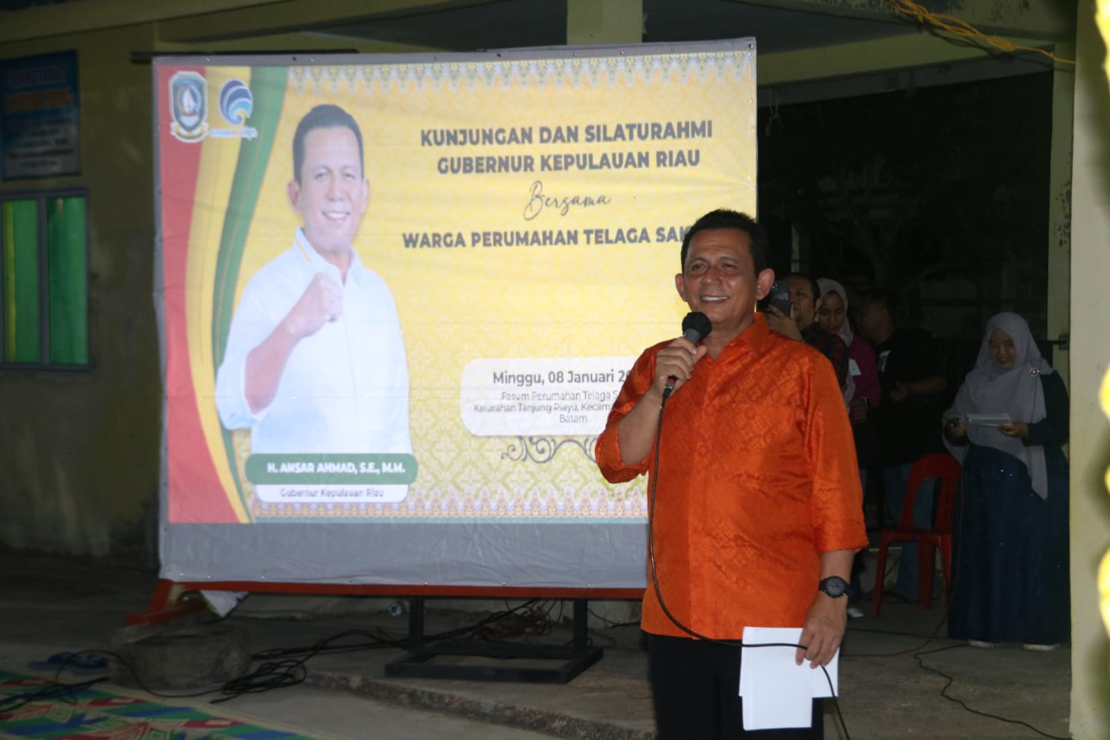 Bercengkrama Dengan Warga Telaga Sakinah Batam, Gubernur Ansar Puji Kebersihan Lingkungan Perumahan
