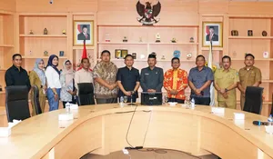 Sekdaprov Kepri dan Ketua Komisi II DPRD Bintan Bahas Pengelolaan Aset dan Optimalisasi Potensi Daerah