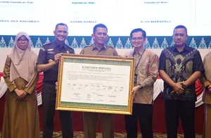 Gubenur Ansar Buka Workshop Evaluasi Pengelolaan Keuangan dan Pembangunan Desa Regional