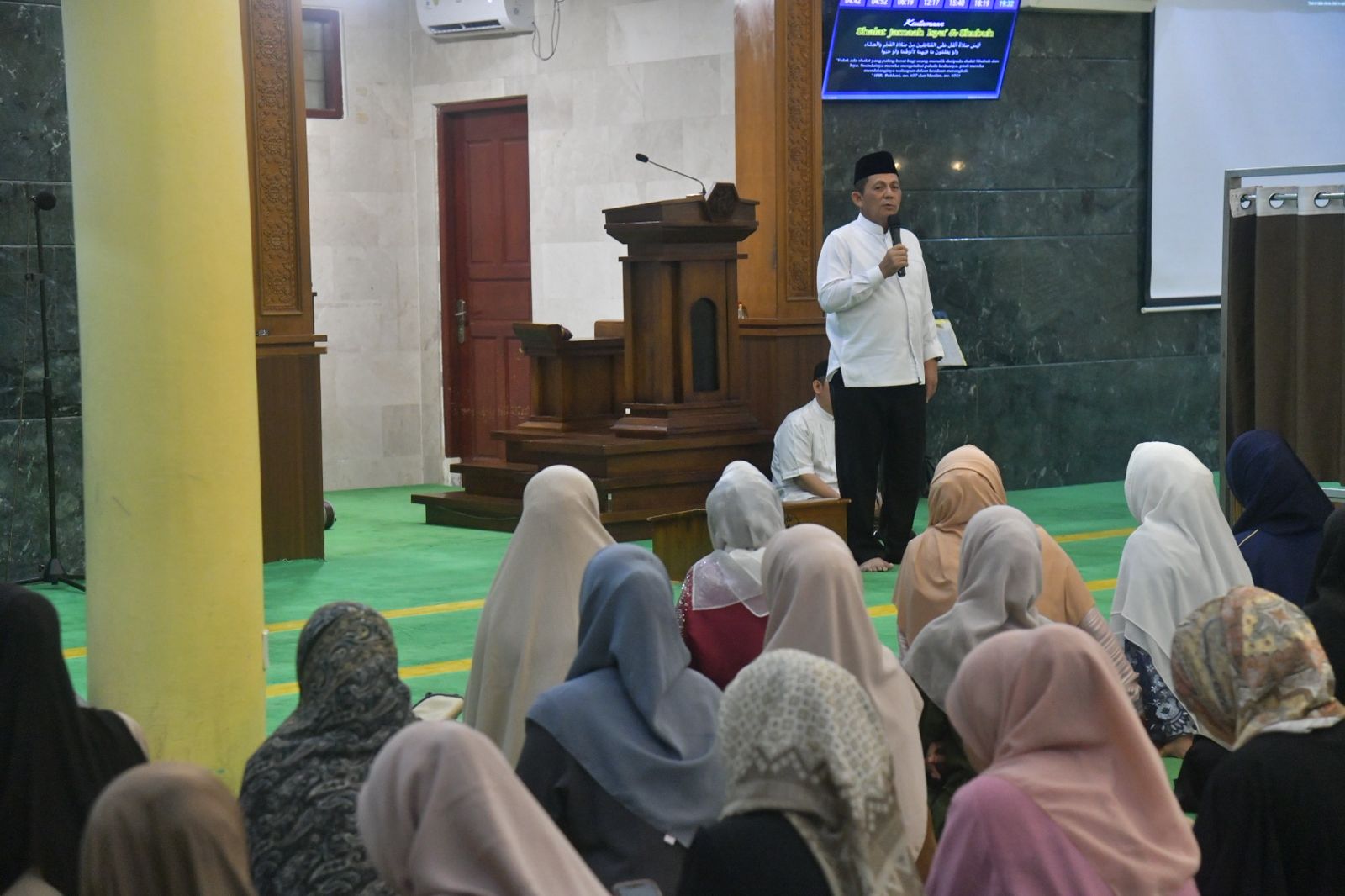 Gubernur Ansar Ajak Umat Ambil Hikmah Isra Mi’raj untuk Perkuat Iman dan Kepedulian Sosial
