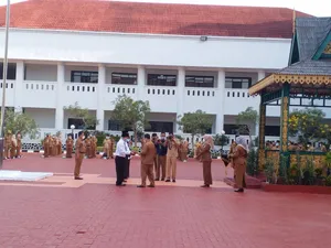 PENYERAHAN SK PEGAWAI PEMERINTAH DENGAN PERJANJIAN KERJA (P3K) OLEH PELAKSANA HARIAN GUBERNUR KEPRI